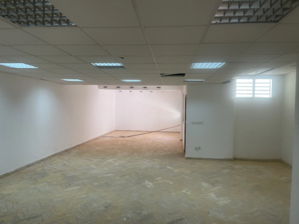 LOCAL COMMERCIAL À LOUER | 119 m²